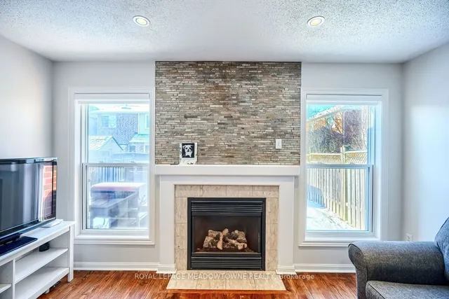 Additional image 14 of 733 Edwards Ave