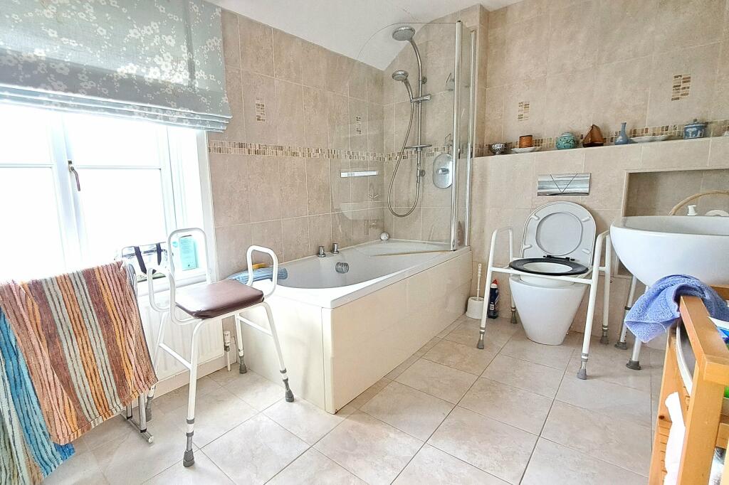 Additional image 11 of Derritt Lane