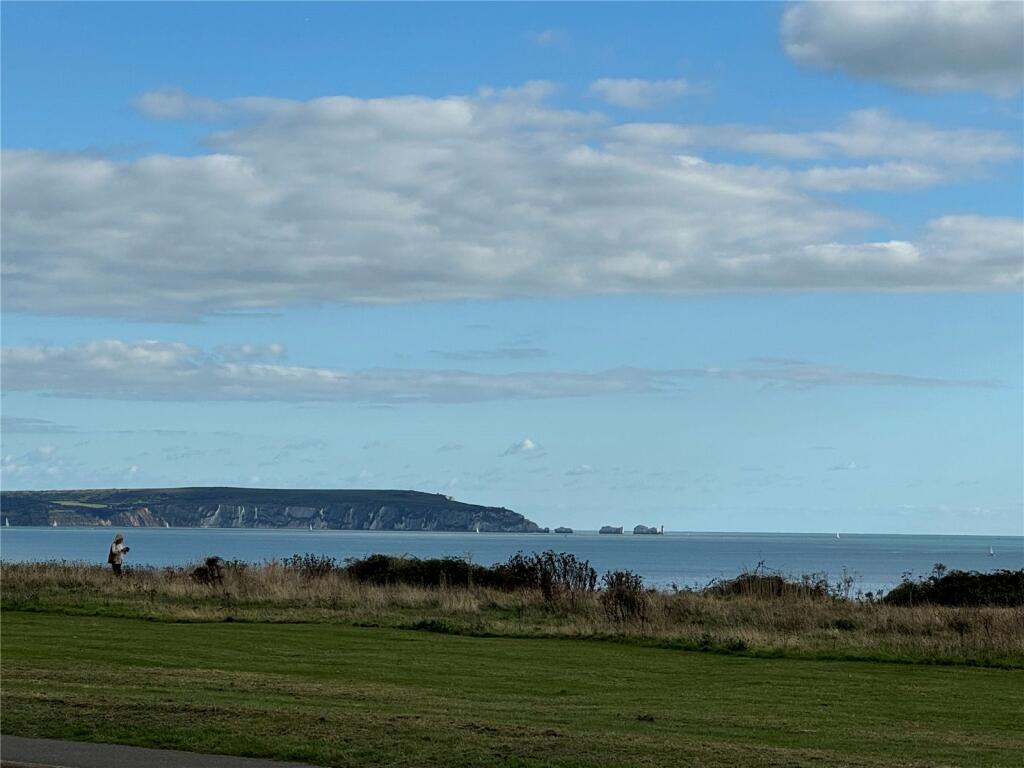 Additional image 2 of White Horses, Barton On Sea, Hampshire, BH25