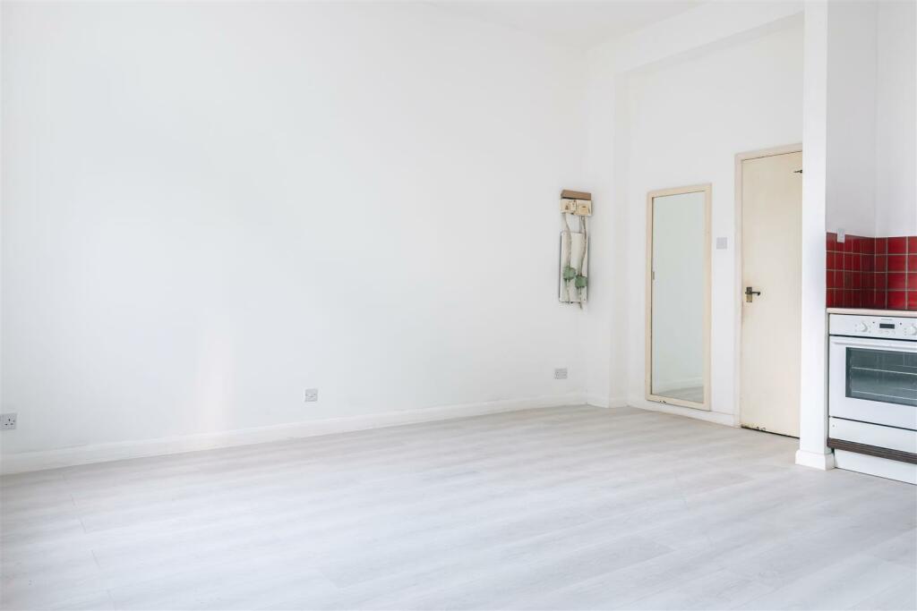 Additional image 7 of Studio Flat, Crescent Road, Bournemouth