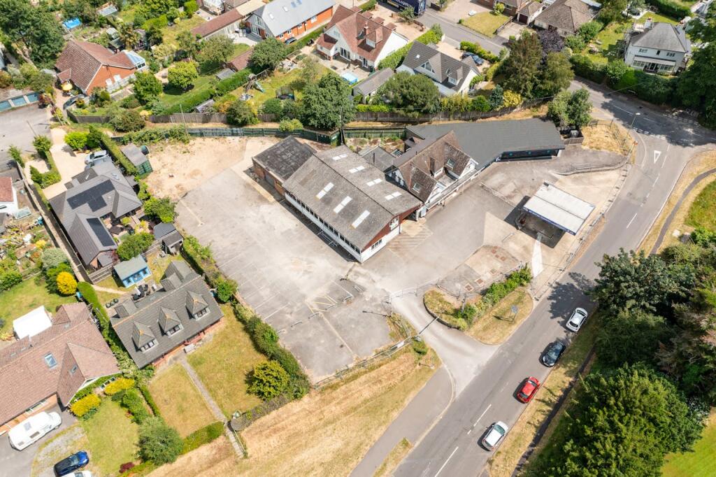 Additional image 3 of Wells Garage, Salisbury Road, Ringwood, BH24 1AU