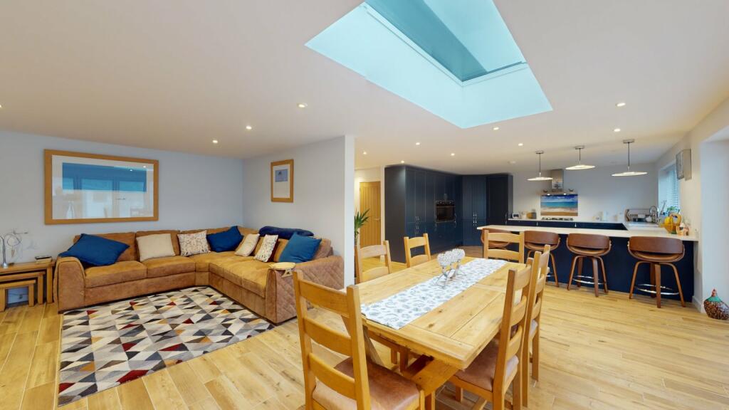 Additional image 3 of Brook Avenue North, New Milton, Hampshire, BH25