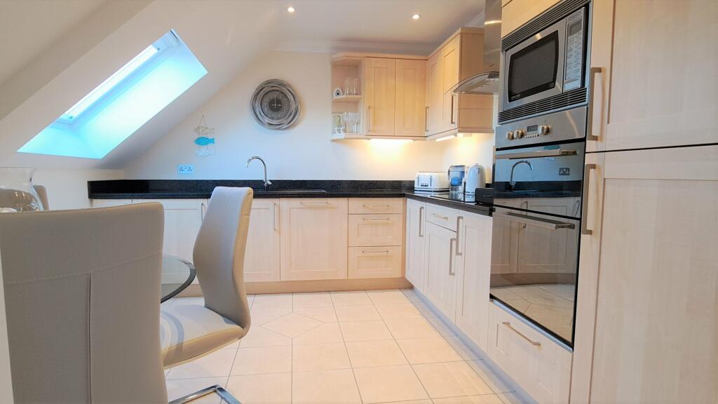 Additional image 4 of Becton Lane