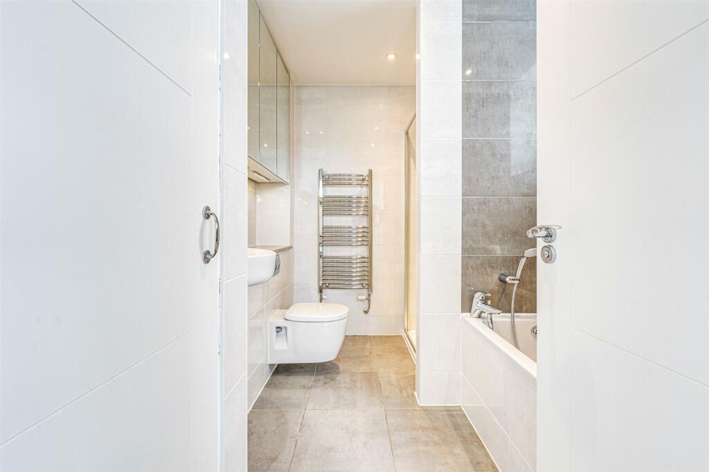 Additional image 21 of Vista Mare East, 42 West Parade, West Worthing, West Sussex, BN11