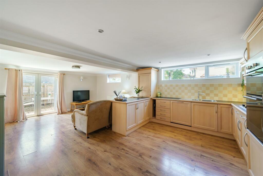 Additional image 14 of Victoria Avenue, Swanage