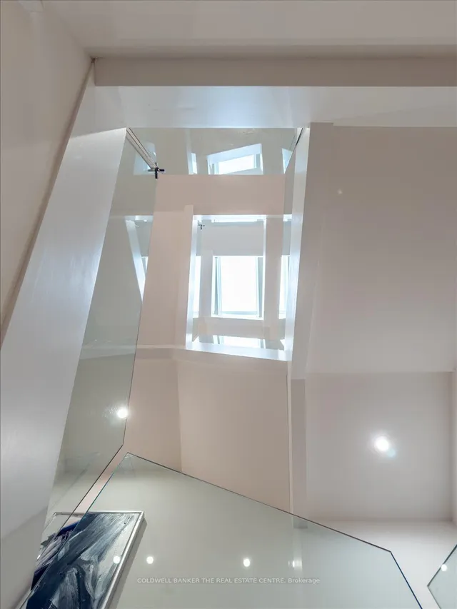 Additional image 14 of 37 Woodlawn Ave