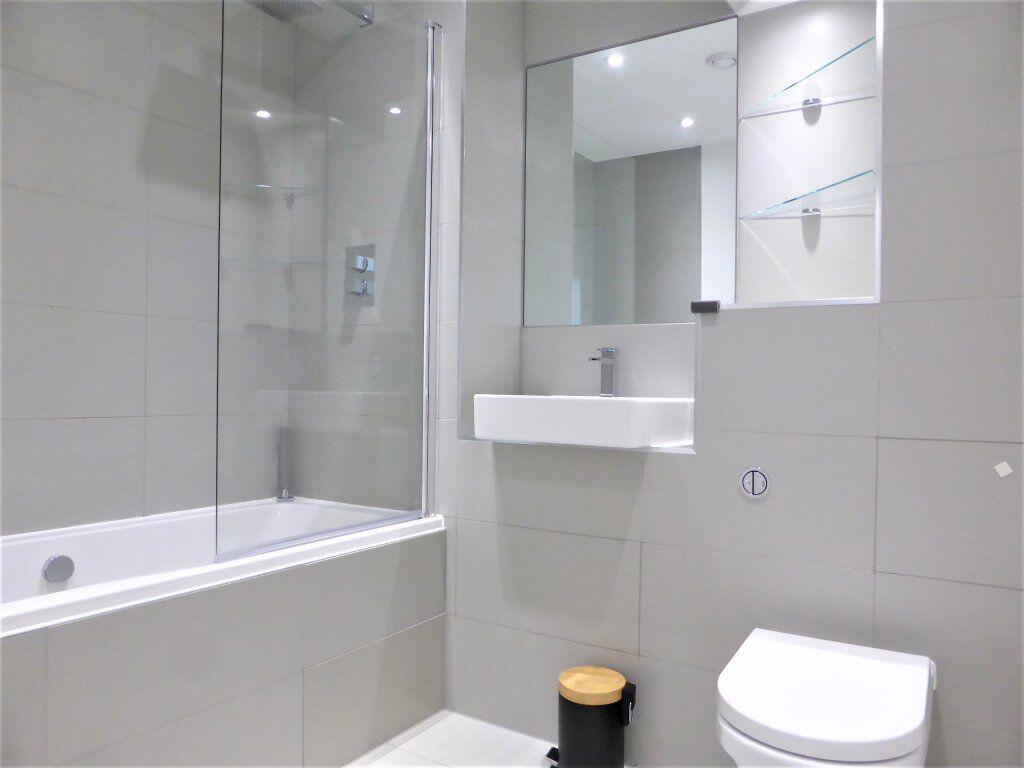 Additional image 7 of Embankment House - P1714