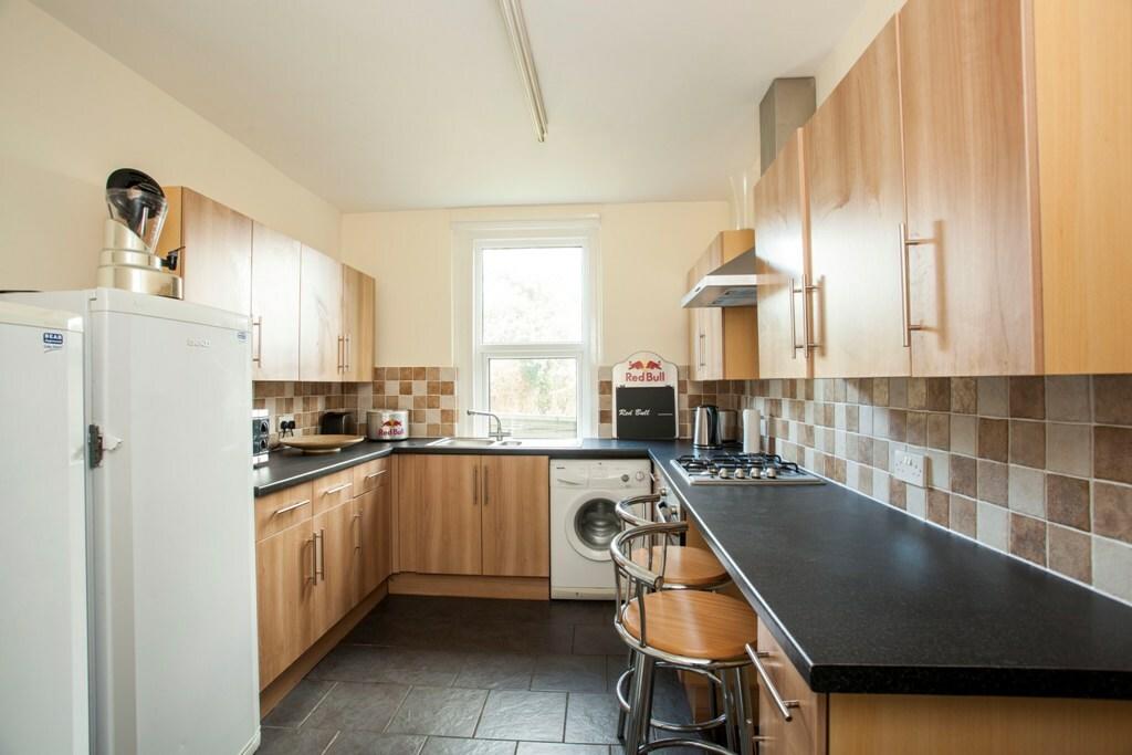 Additional image 3 of WINTON Student House - EDGEHILL RD