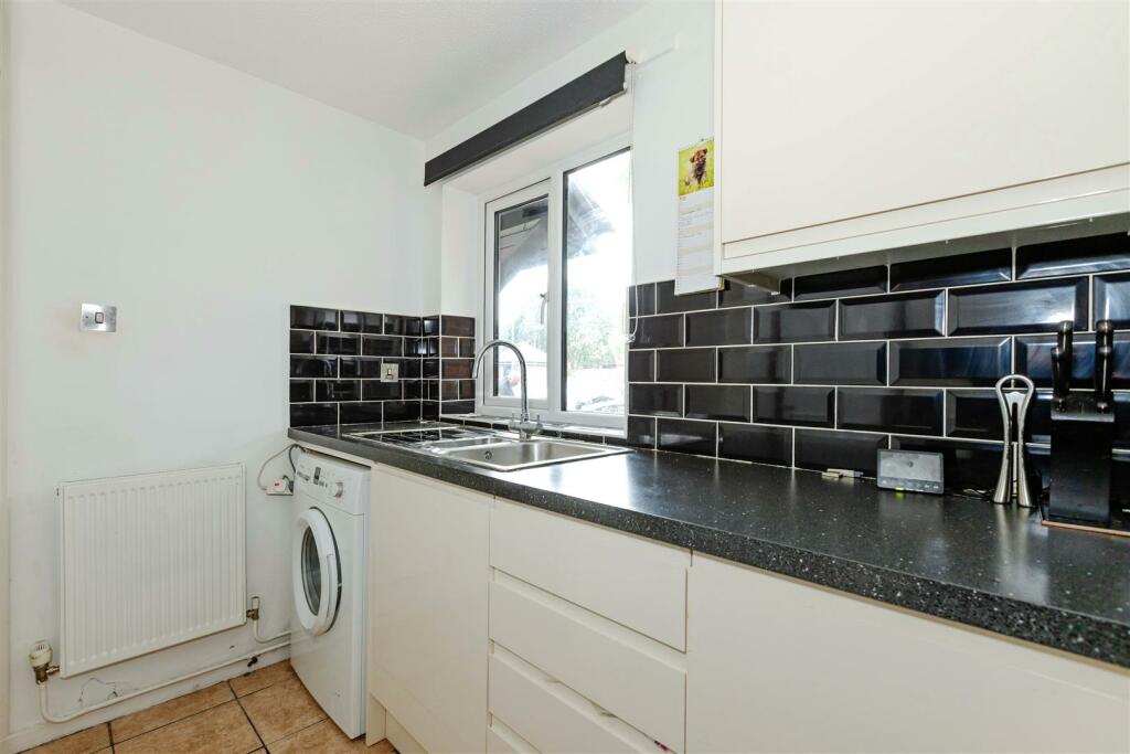 Additional image 12 of Lewis Court, Worthing, BN13 3RJ