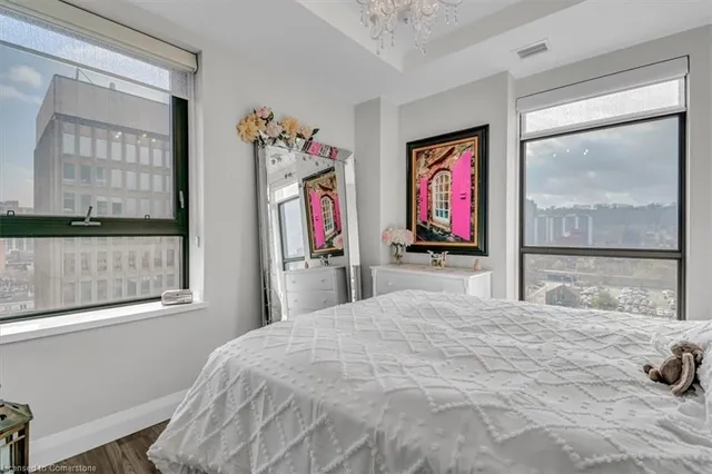 Additional image 13 of 118 King St Unit 1118