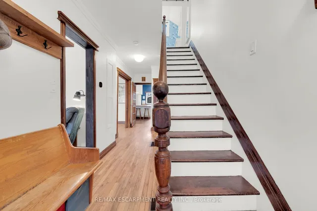 Additional image 26 of 33 Mayflower Ave