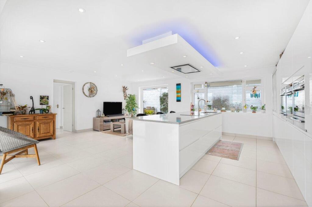 Additional image 4 of Marine Drive, Saltdean, BN2 8AA