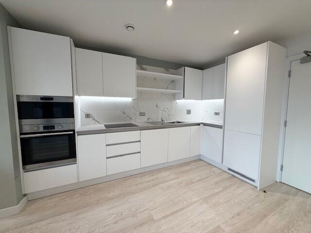 Additional image 3 of The Helm, Holdenhurst Road