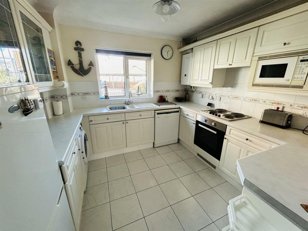 Additional image 12 of Santa Cruz Drive, Eastbourne