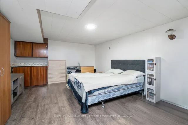 Additional image 32 of 44 Village Crt Unit 22