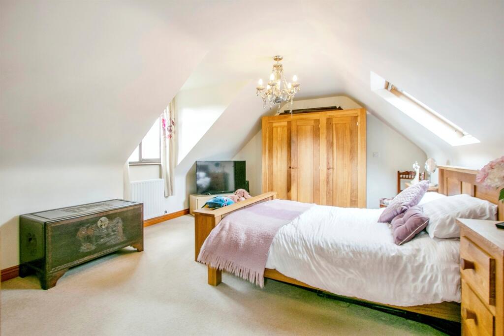 Additional image 9 of Higher Blandford Road, Broadstone