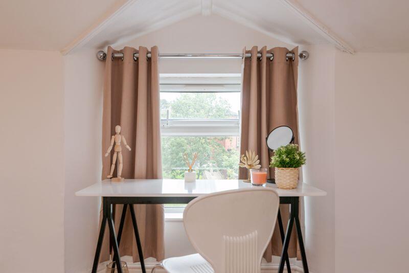 Additional image 6 of Park Road, Bolton, Lancashire. *** EN SUITE DOUBLE ROOM IN A  HOUSE SHARE***