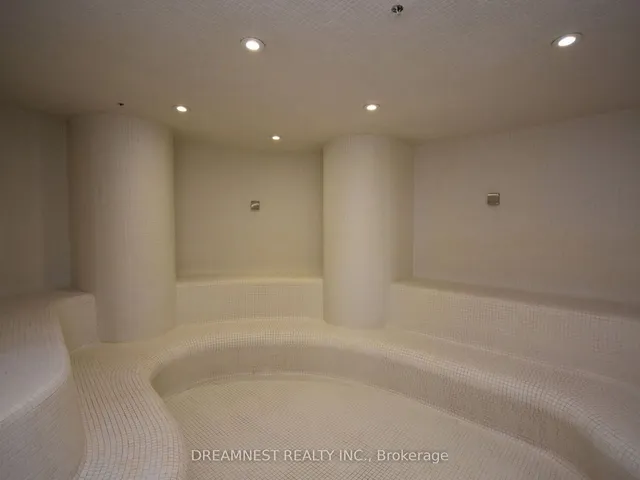 Additional image 33 of 14 York St Unit 4304