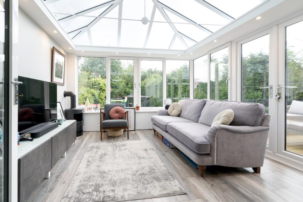 Additional image 4 of Spacious 5 Bed House with 2 Bathrooms On The Sought-After Heathfield Drive, Bolton