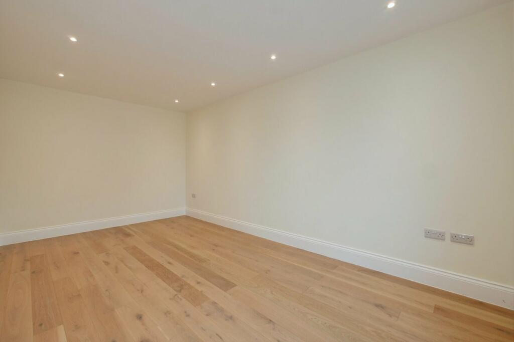 Additional image 20 of Horseshoe Place, Windmill Hill, BN27