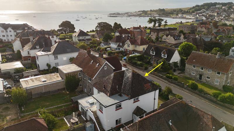 Additional image 3 of FIRST FLOOR APARTMENT WITH SEA GLIMPSES, A SHORT WALK FROM THE BEACH & TOWN CENTRE