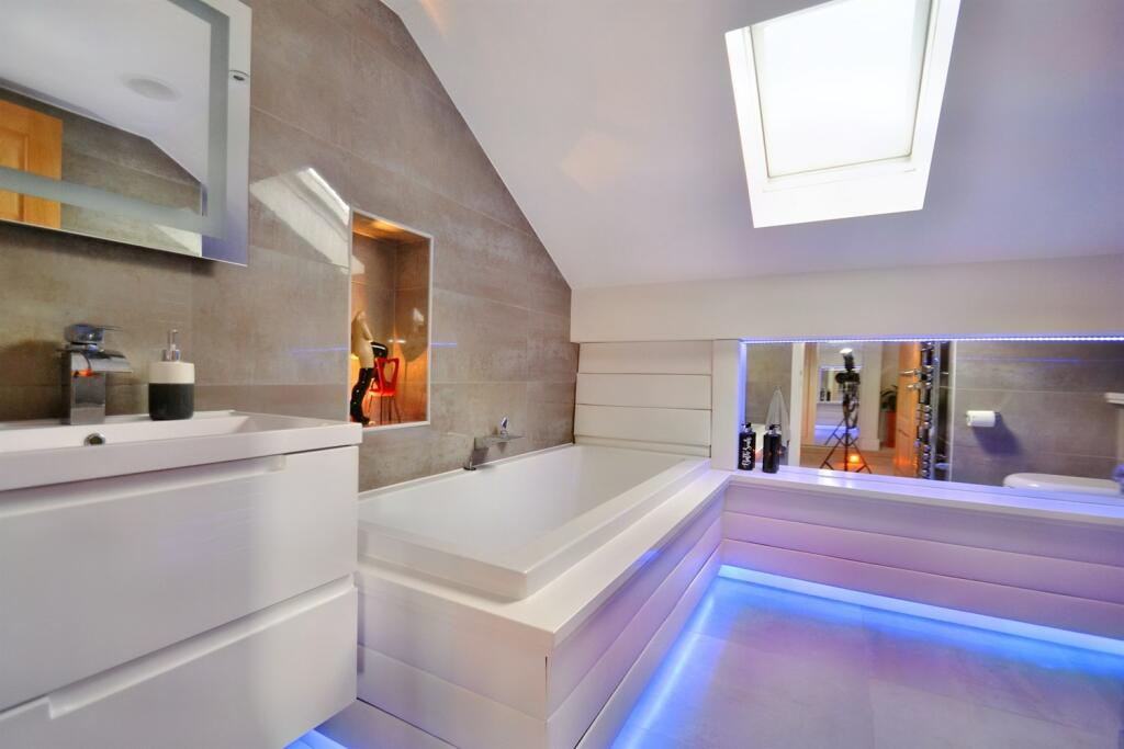 Additional image 25 of Broadstone