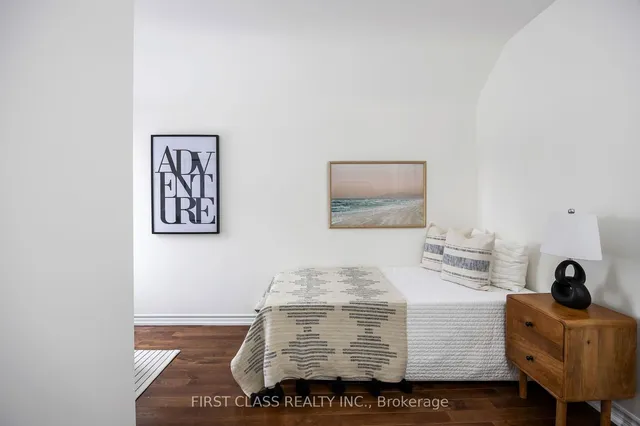 Additional image 25 of 121 Galt Ave