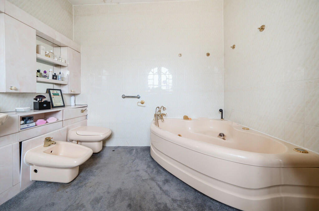 Additional image 10 of Trafalgar Gate, The Strand