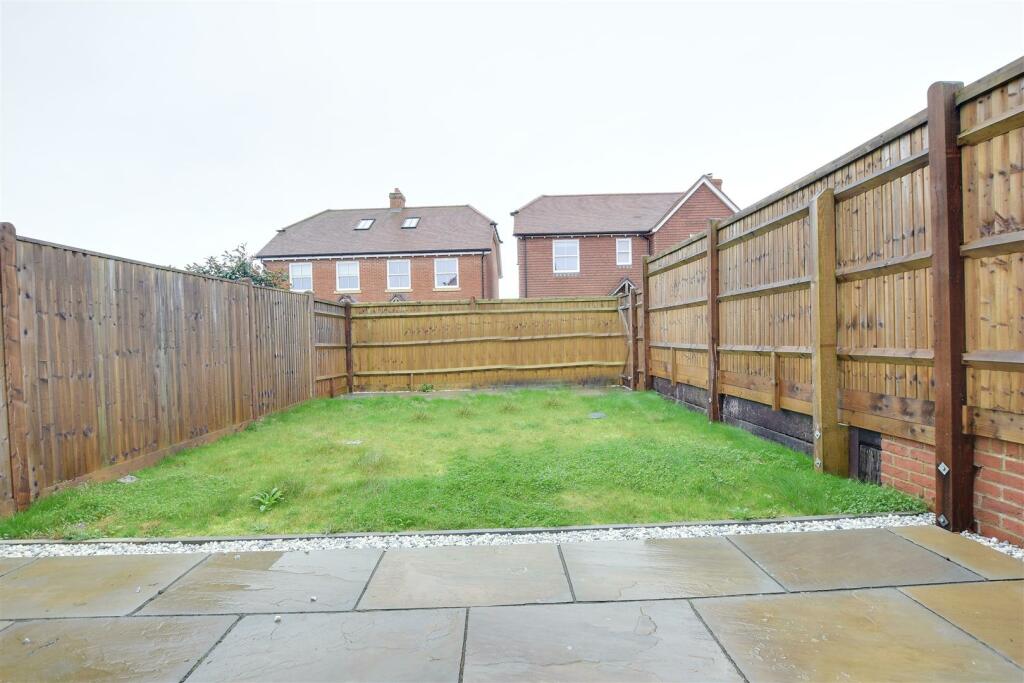 Additional image 15 of Horseshoe Place, Windmill Hill