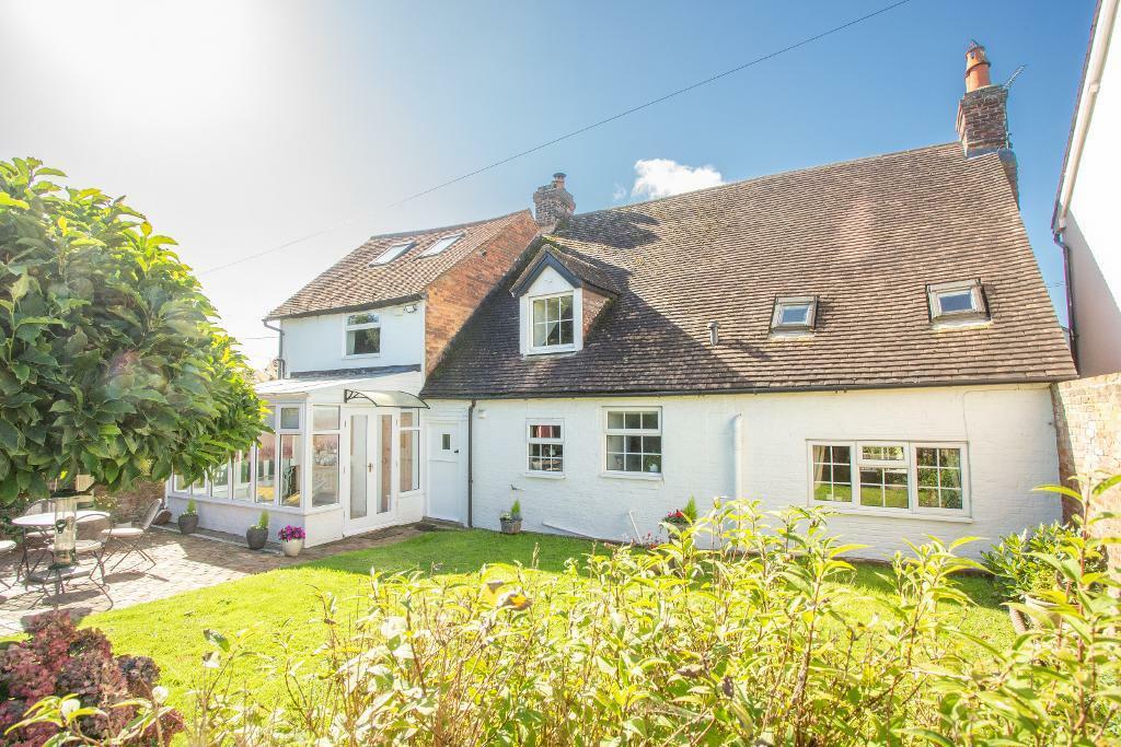 Lower Horsebridge, Hailsham, East Sussex, BN27 4DJ