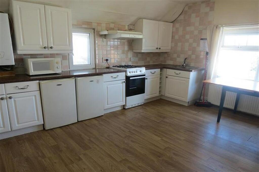 Additional image 2 of 3 bedroom Second Floor Flat in Bournemouth