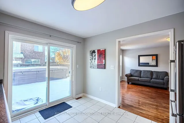 Additional image 19 of 733 Edwards Ave