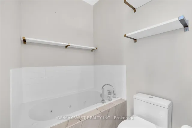 Additional image 23 of 56 Annie Craig Dr Unit UPH05