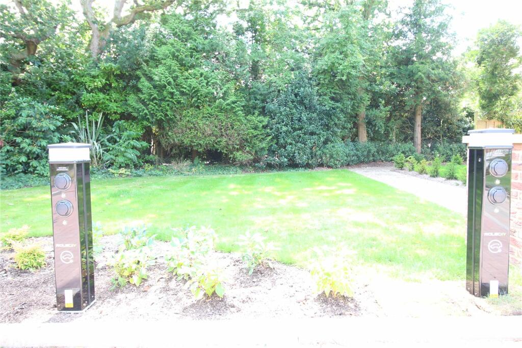 Additional image 13 of Chewton Farm Road, Highcliffe, Dorset, BH23