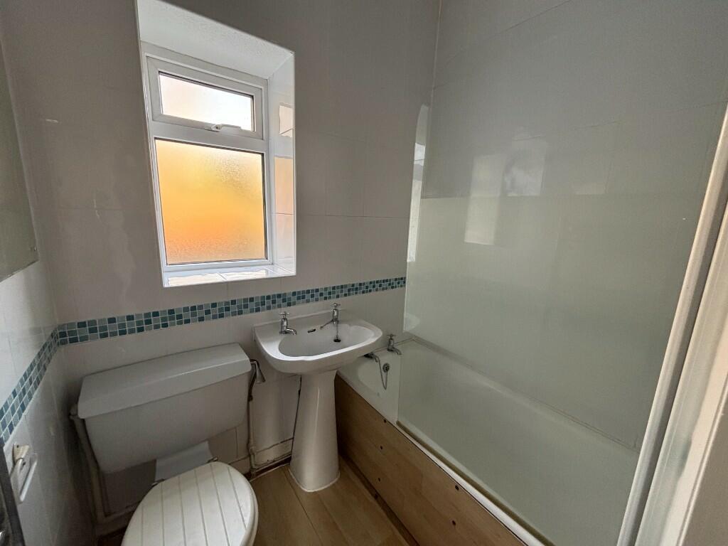 Additional image 8 of Moor Edge, BD16