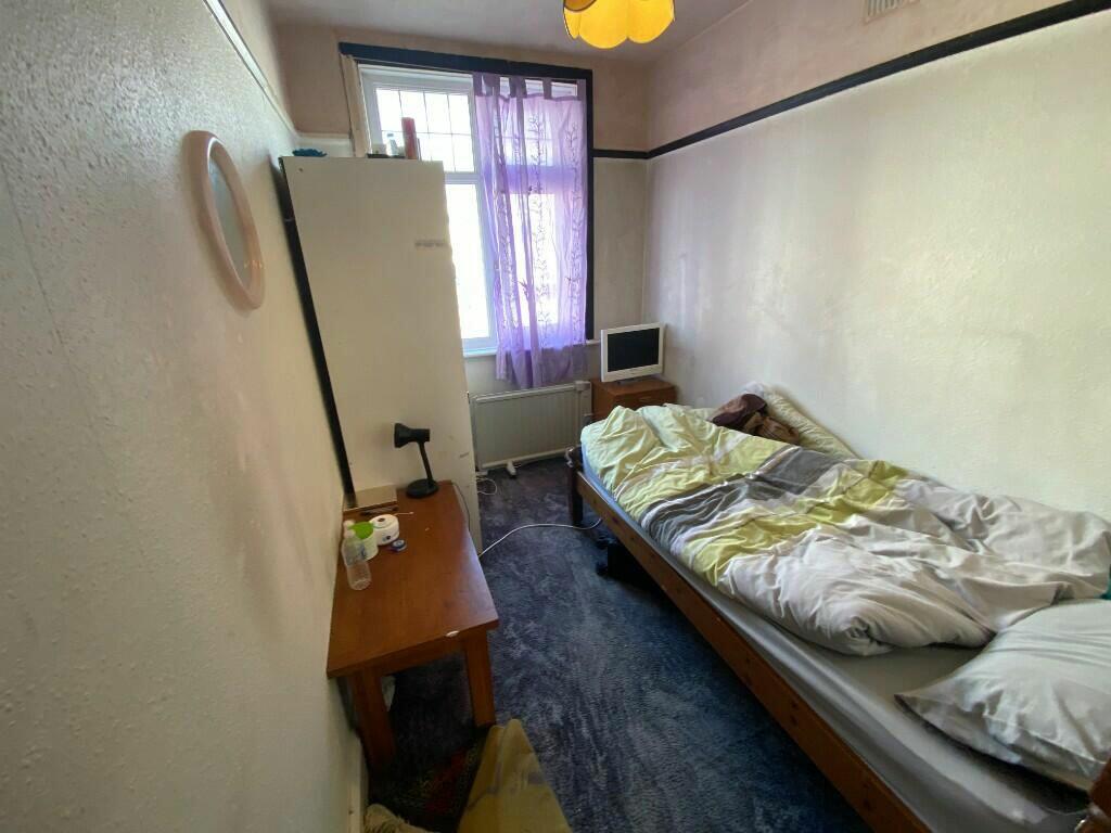 Additional image 21 of Bargates, Christchurch, Dorset, BH23 1QL