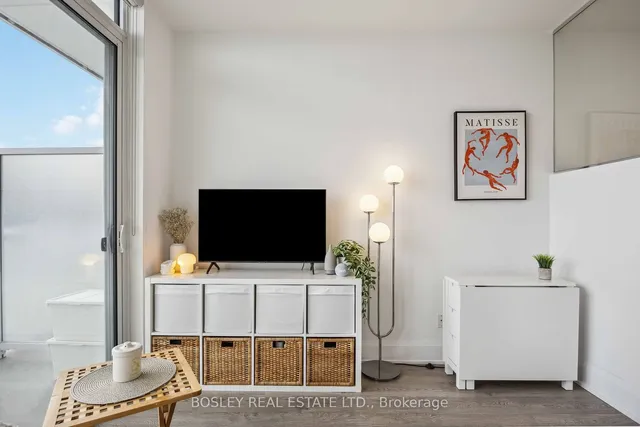 Additional image 8 of 101 Erskine Ave Unit 3006