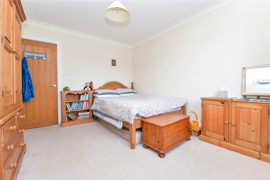 Additional image 11 of Avenue Road, New Milton, Hampshire, BH25