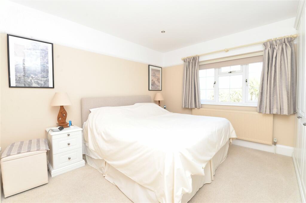 Additional image 9 of Beach Avenue, Barton on Sea, New Milton, Hampshire, BH25