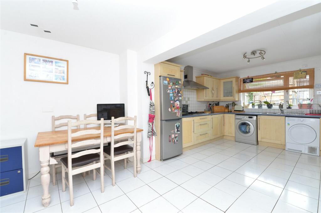 Additional image 3 of Willowdene Close, New Milton, Hampshire, BH25