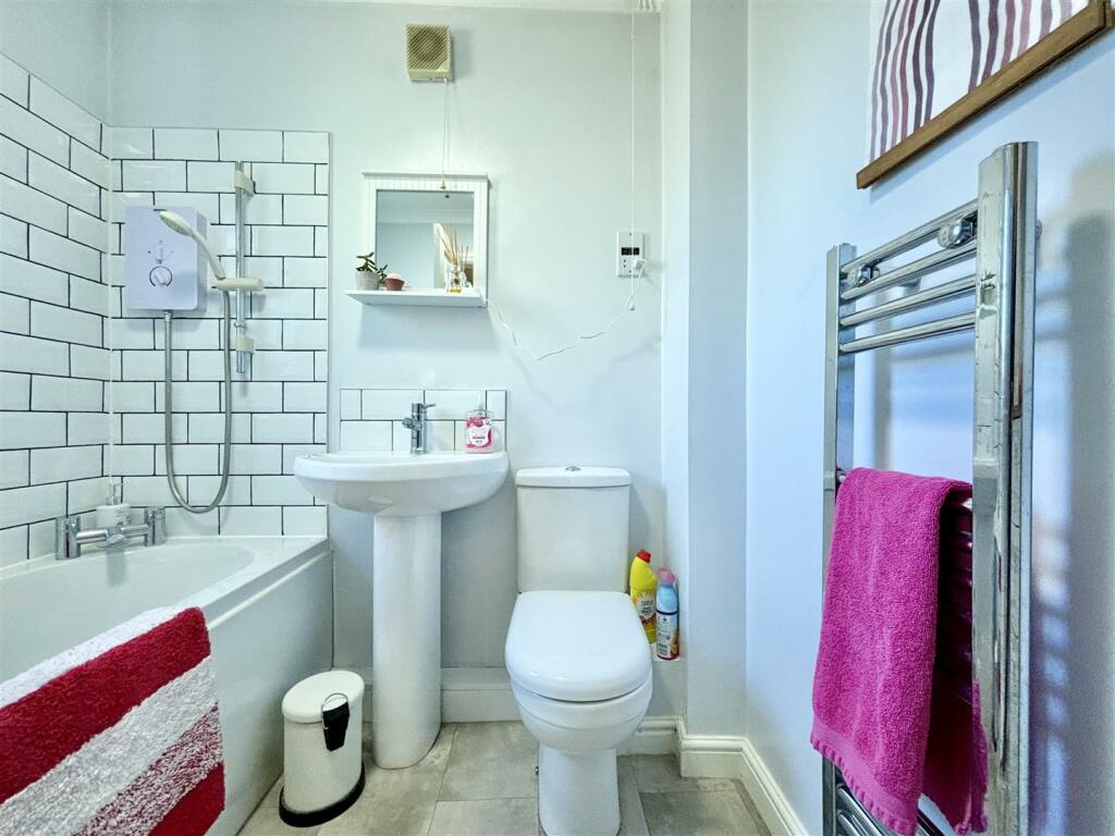 Additional image 15 of 10, Siskin Drive, Bradford, BD6 3YQ