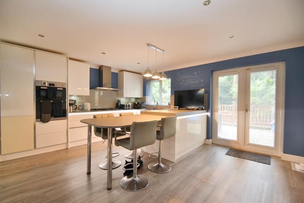 Additional image 25 of Broadstone