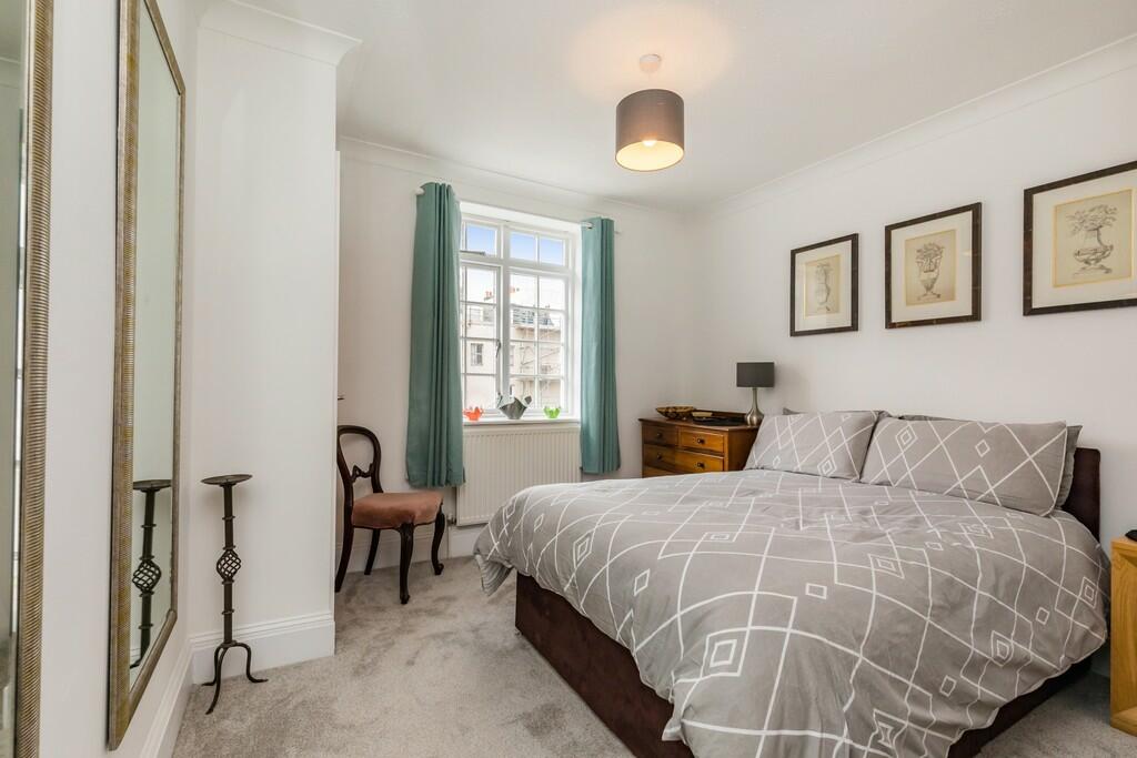Additional image 10 of Flat 4, 8 Portland Place
