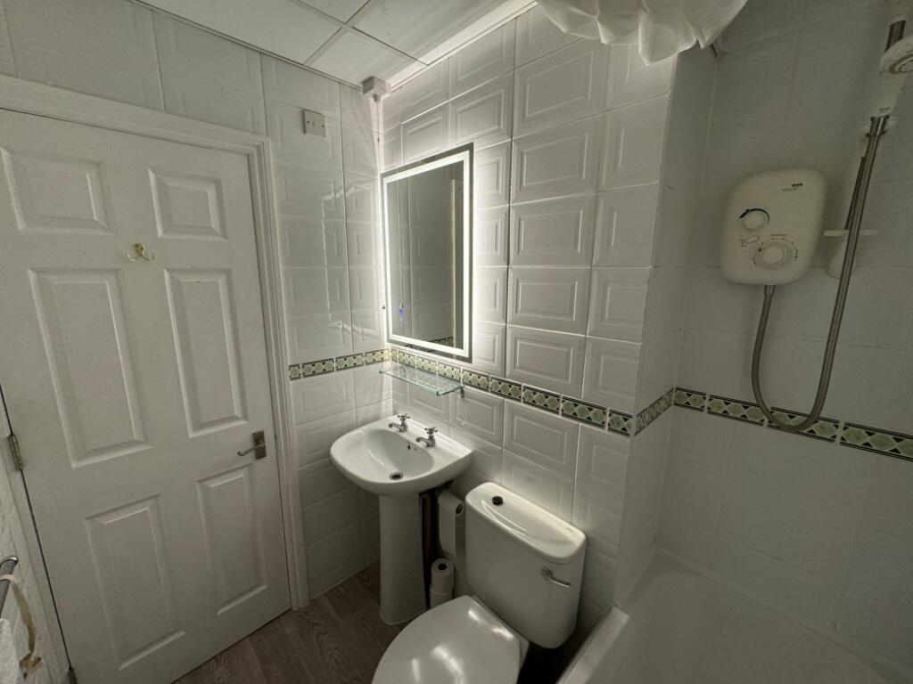 Additional image 10 of Burlington Mansions Boscombe Spa Holiday lettable flat
