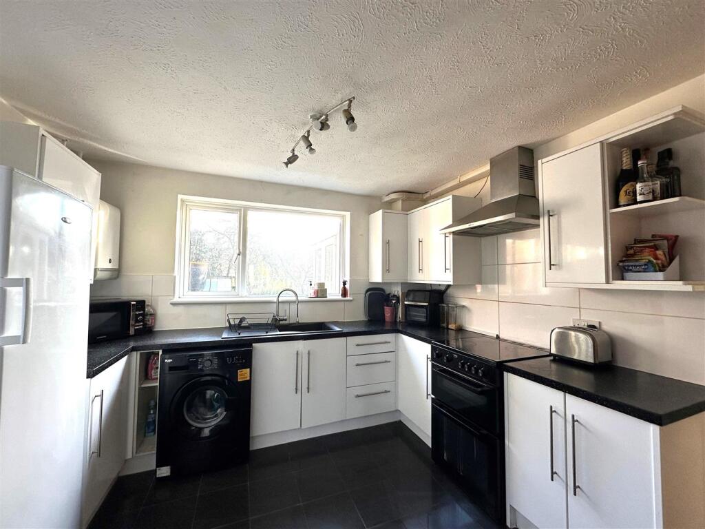 Additional image 14 of Beuzeville Avenue, Hailsham