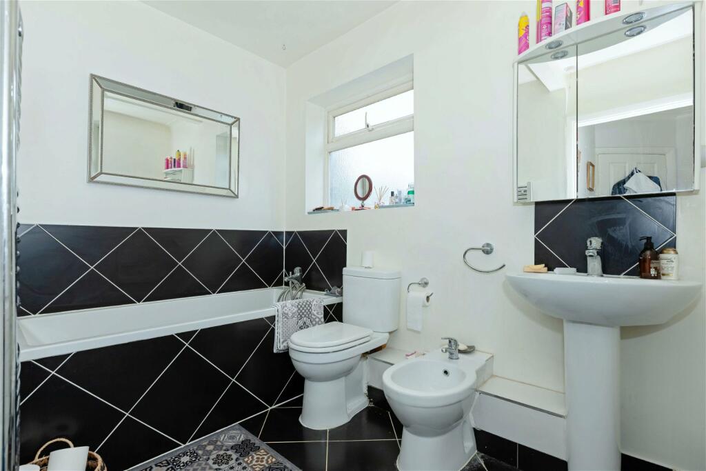 Additional image 6 of Marine Crescent, Goring-by-Sea, Worthing, West Sussex, BN12