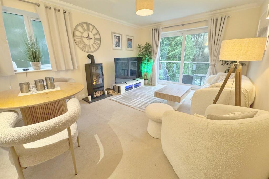 Additional image 15 of West Cliff