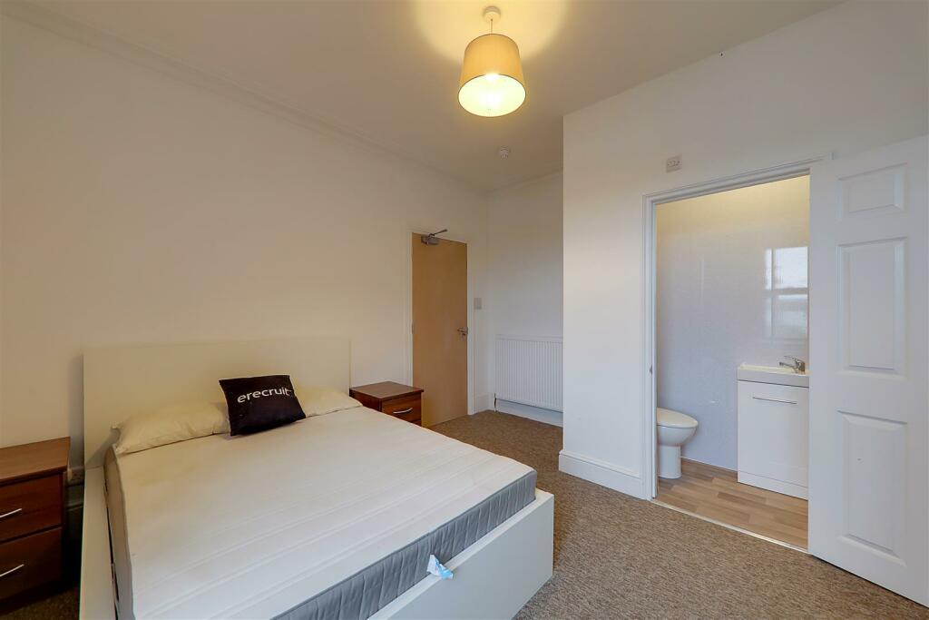 Additional image 4 of Warwick Gardens, Worthing, BN11