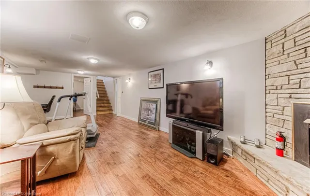 Additional image 30 of 83 Cloverdale Cres