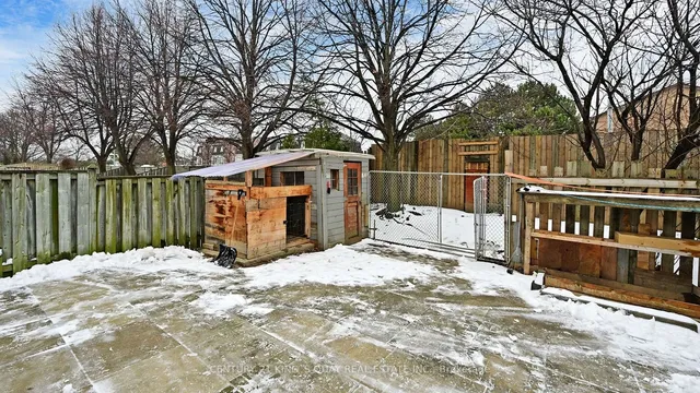 Additional image 39 of 77 Roxanne Cres